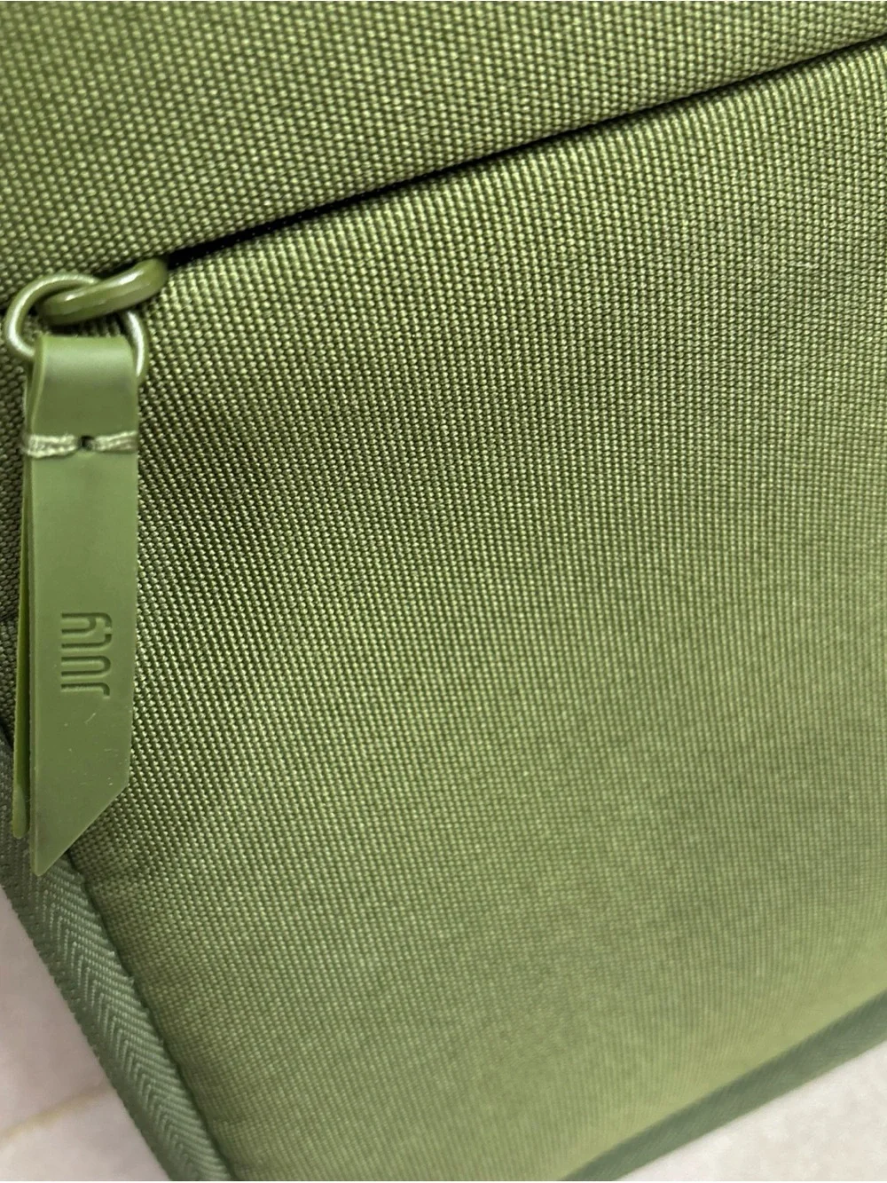 July Carry On Pro Snapsleeve Removable Laptop Travel Case Green 15” X 11